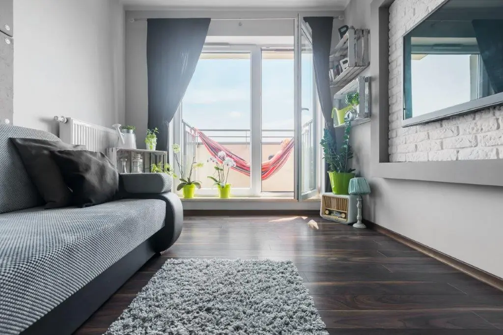 Balcony window