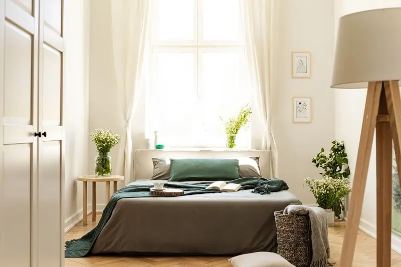 A dream-like arrangement