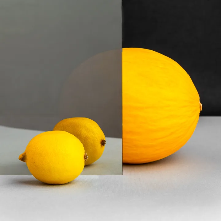 One-way mirror