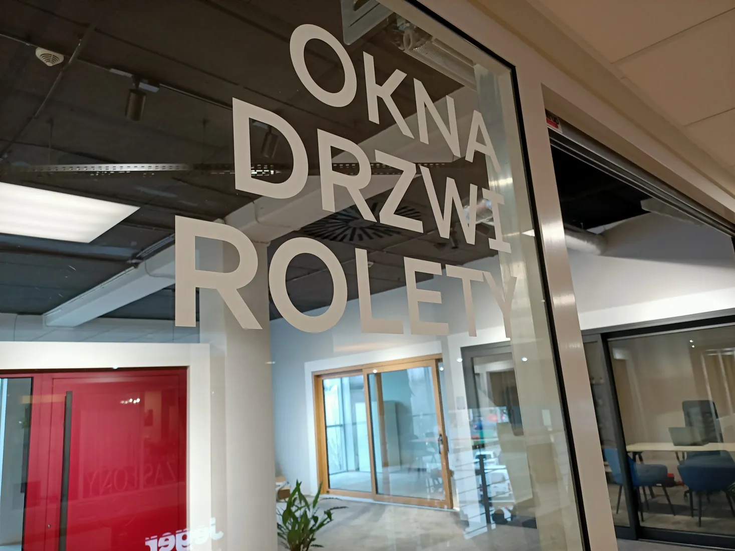 The showroom front — Salon BUDVAR Poznań – Galeria Arkada
