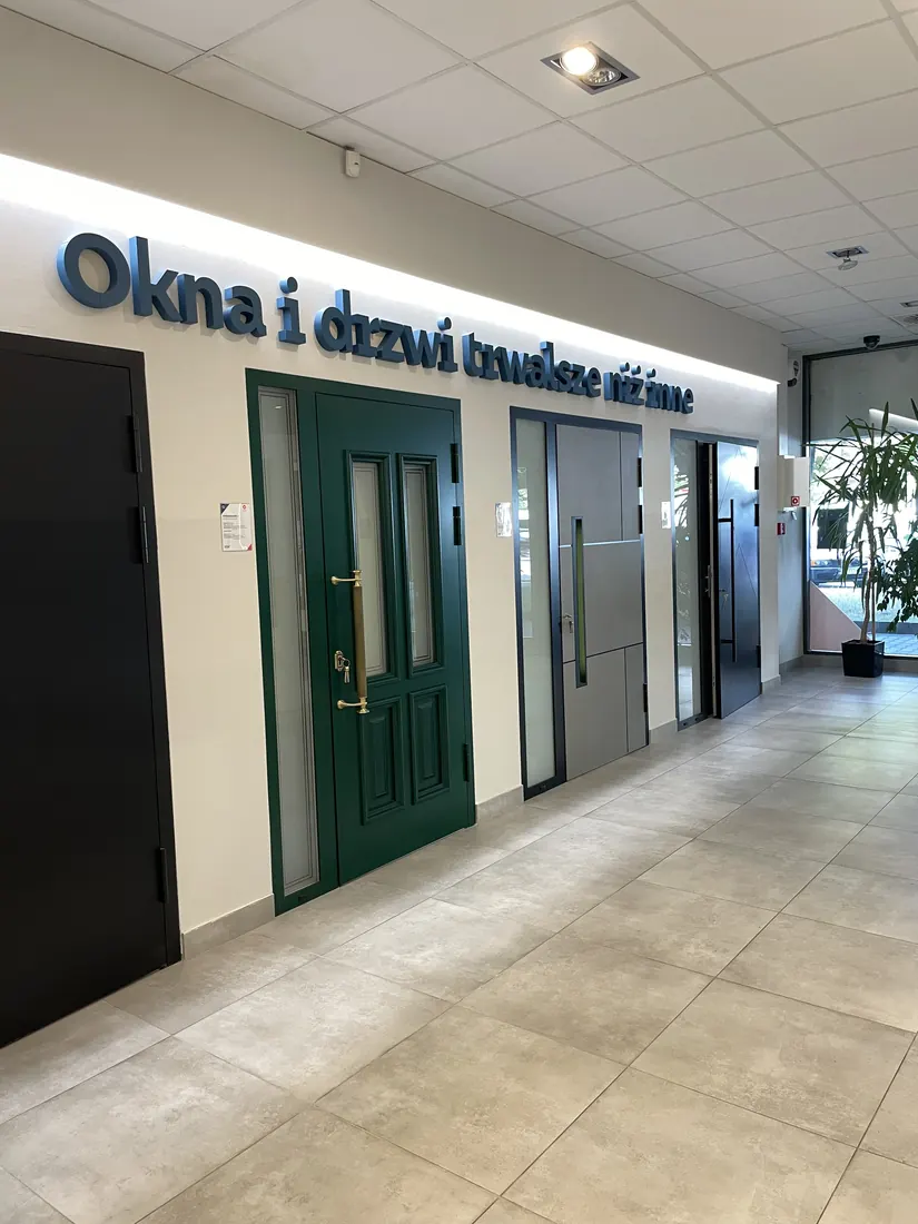 Entrance doors — designs and colours — Salon Budvar Warszawa