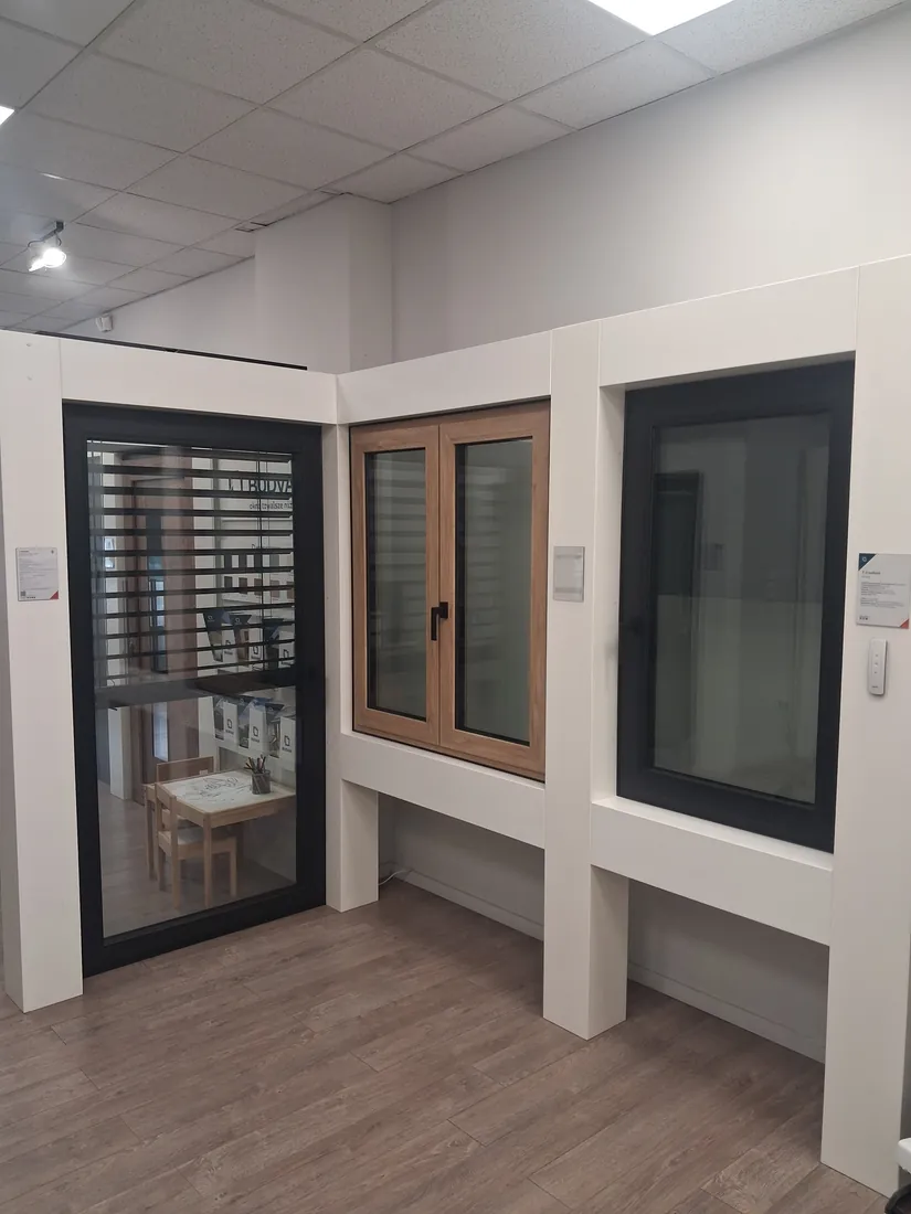 Windows and balcony doors on display — Salon BUDVAR Wrocław