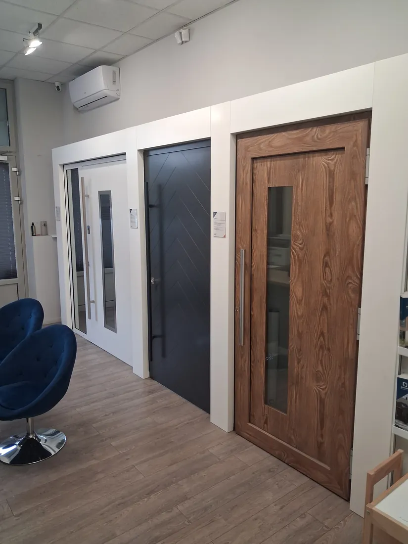 Entrance doors — designs and colours — Salon BUDVAR Wrocław
