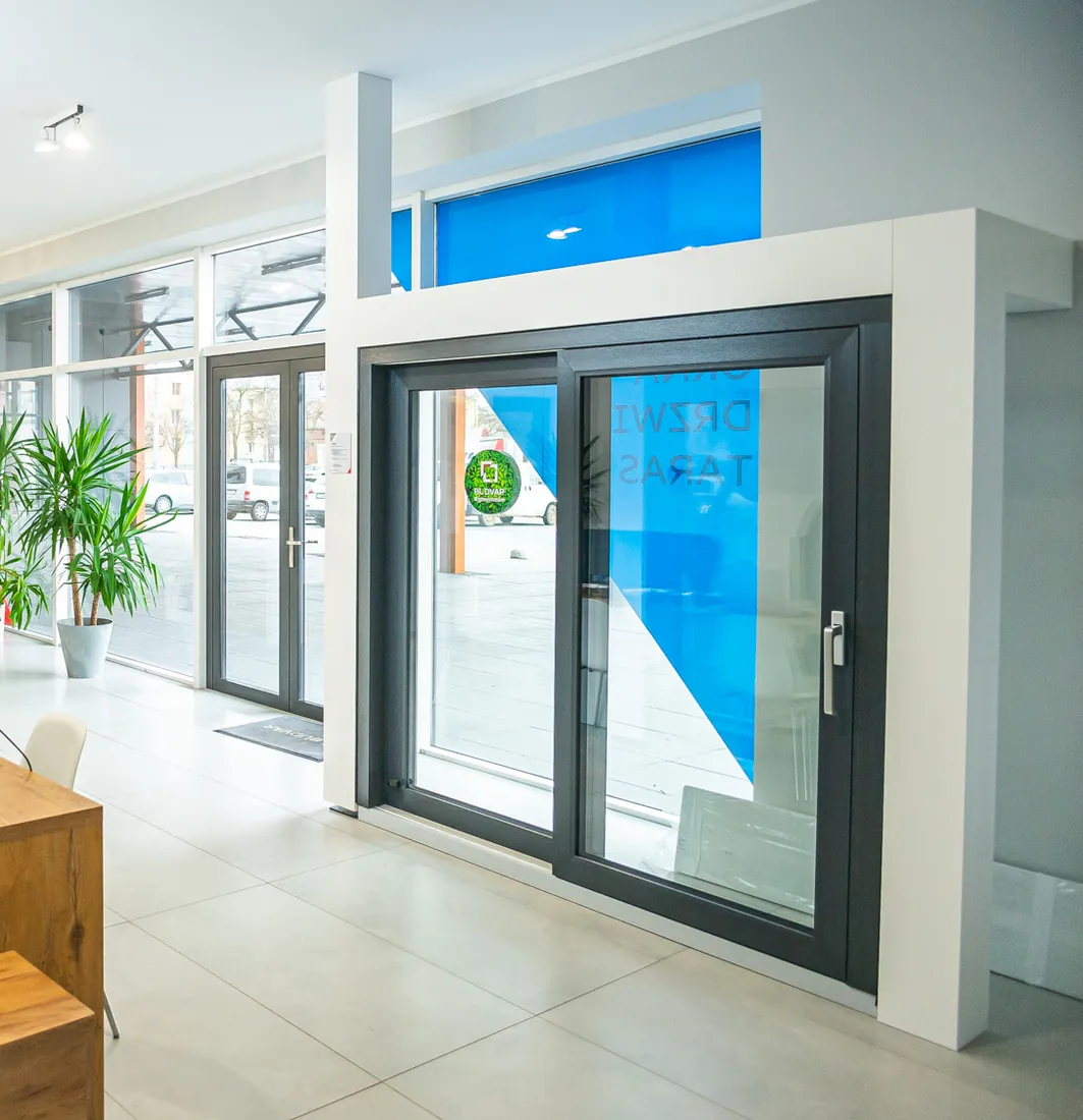A sliding patio door by the entrance — Salon Budvar Zduńska Wola